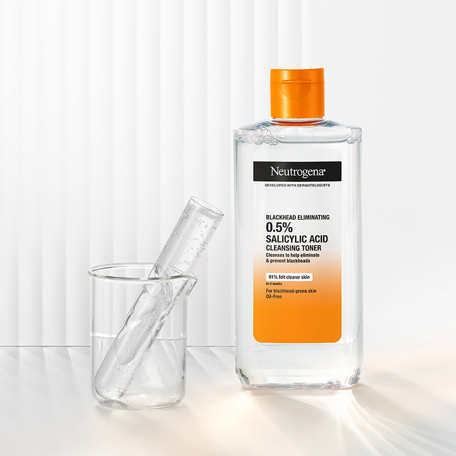 Neutrogena Blackhead Eliminating Salicylic Acid Cleansing Toner-200ml