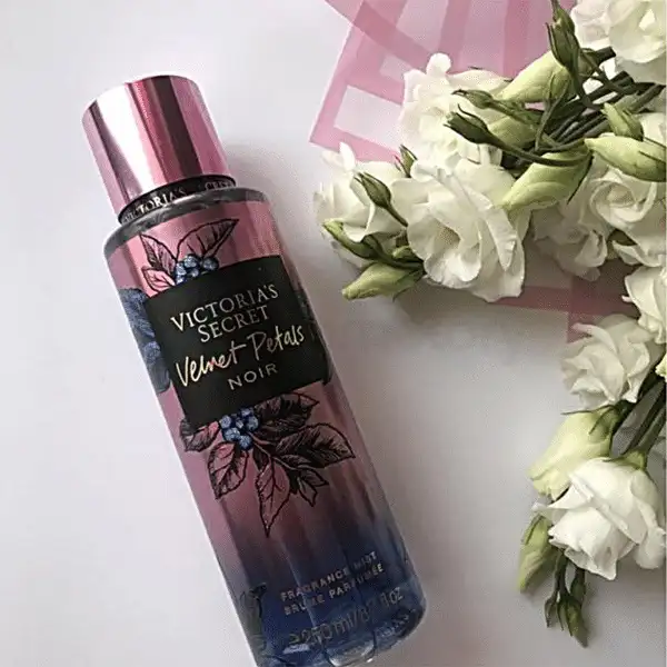 Victoria’s Secret Velvet Petals Noir Fragrance Mist-250ml thumbnail 3
