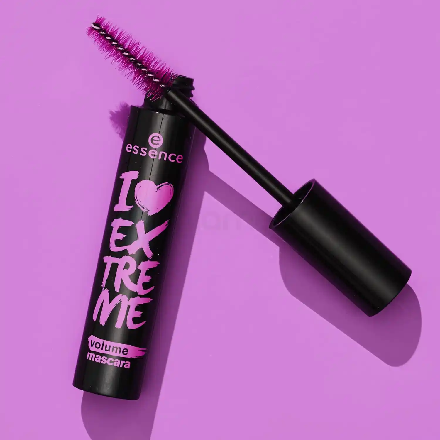 Essence I Love Extreme Crazy Volume Waterproof Mascara-12ml thumbnail 3